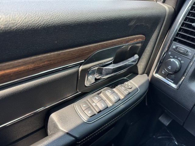 2017 RAM 1500 Laramie Crew Cab 4x4 5'7" Box