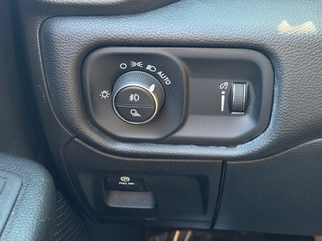 2024 RAM 1500 Big Horn Crew Cab 4x4 5'7" Box