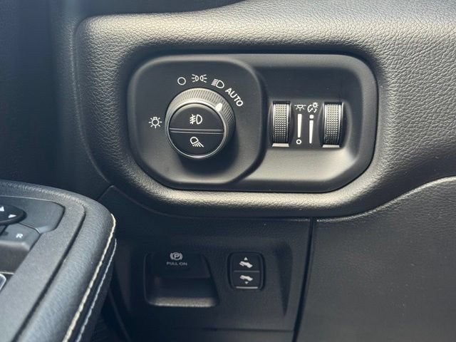 2025 RAM 1500 Laramie Crew Cab 4x4 5'7" Box