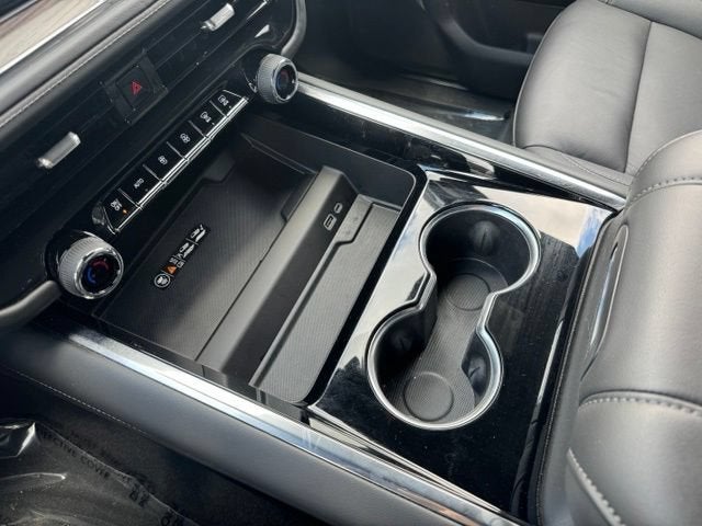 2025 Chevrolet Suburban LT