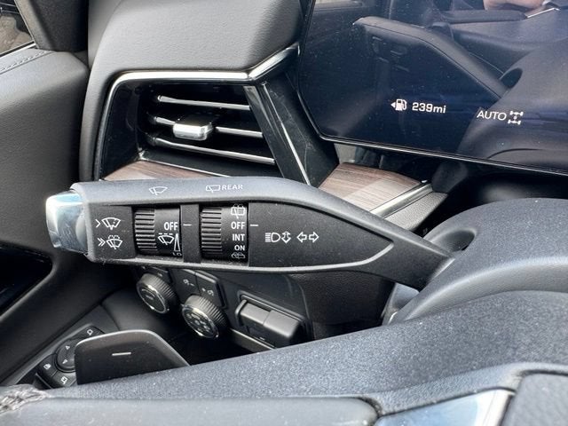 2025 Chevrolet Suburban LT