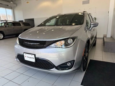 2020 Chrysler Pacifica Touring