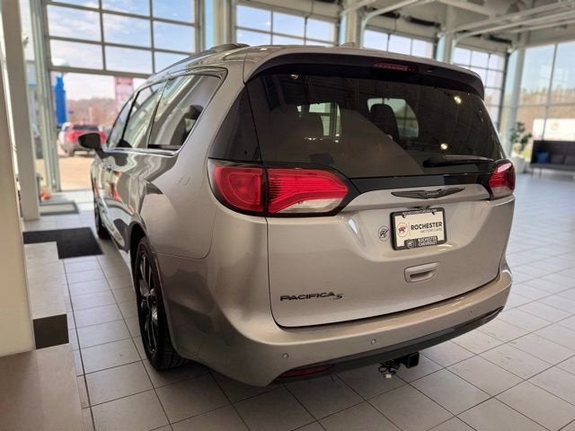 2020 Chrysler Pacifica Touring