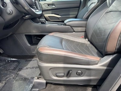 2025 Nissan Pathfinder Platinum 4WD