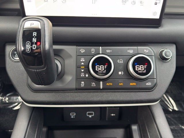 2023 Land Rover Defender 130 SE