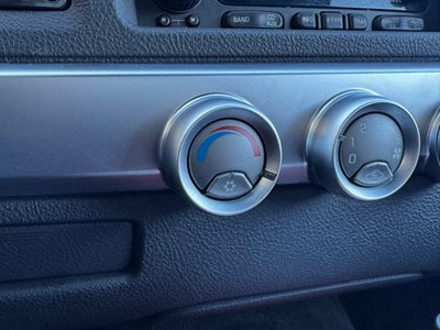 2004 Chevrolet SSR Base