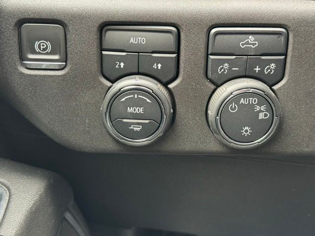 2024 Chevrolet Silverado 1500 LT LT1