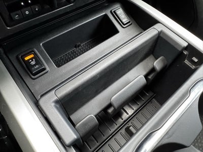 2020 Nissan Titan Base