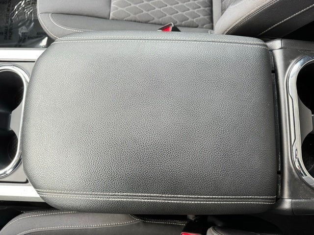 2020 Nissan Titan Base