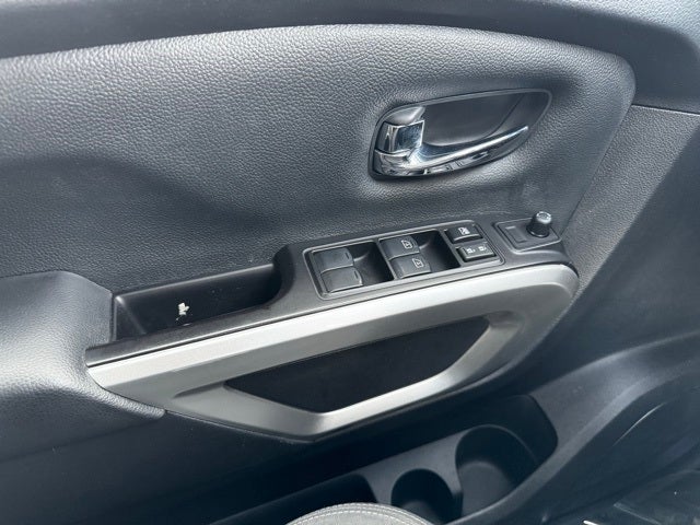 2020 Nissan Titan Base