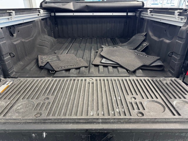 2020 Nissan Titan Base