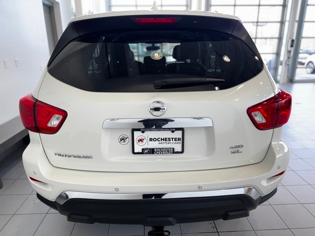 2020 Nissan Pathfinder SL