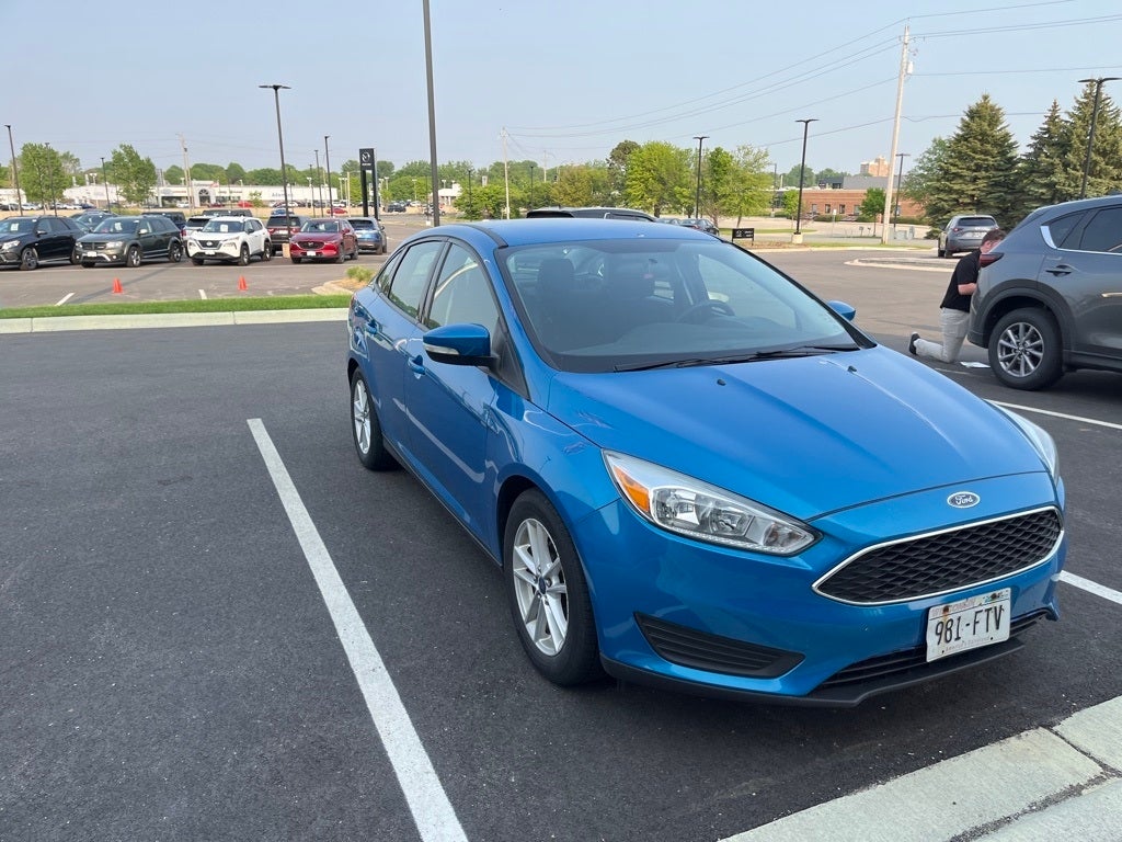 Used 2015 Ford Focus SE with VIN 1FADP3F24FL341325 for sale in Rochester, Minnesota