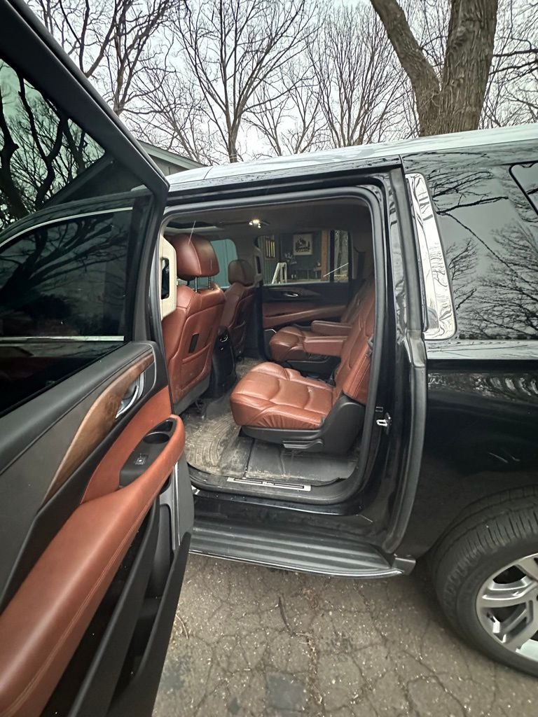 2016 Cadillac Escalade ESV Luxury