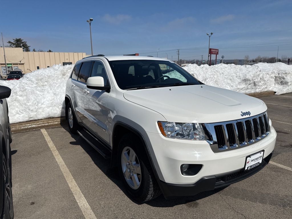 Used 2011 Jeep Grand Cherokee Laredo with VIN 1J4RR4GG2BC572237 for sale in Rochester, Minnesota