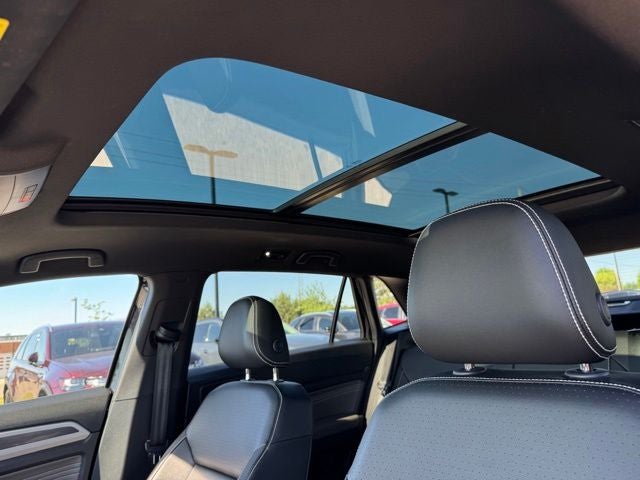 2022 Volkswagen Atlas Cross Sport 2.0T SEL R-Line