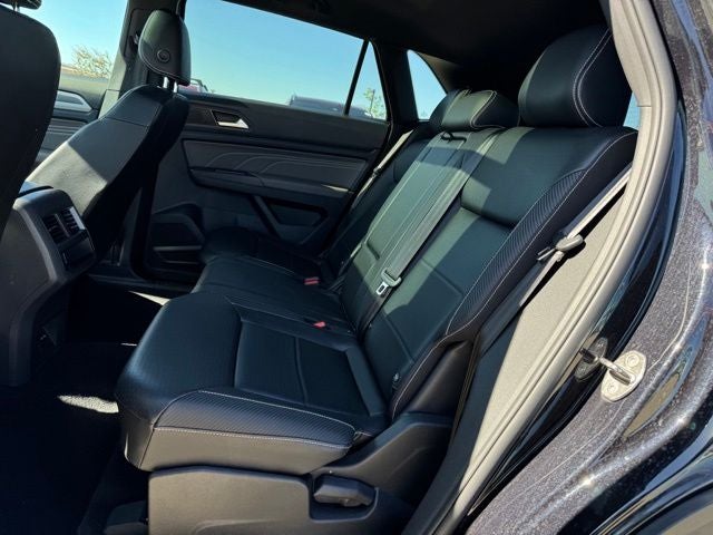 2022 Volkswagen Atlas Cross Sport 2.0T SEL R-Line