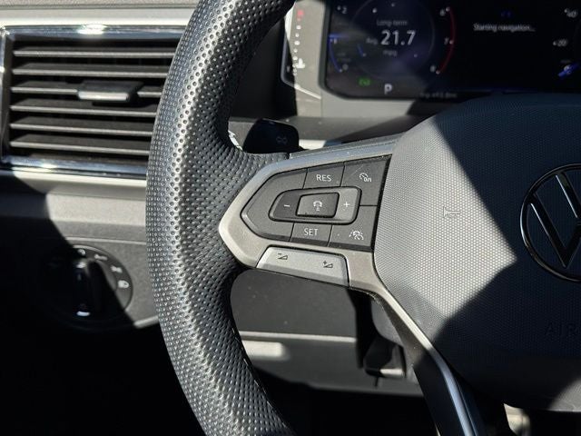 2022 Volkswagen Atlas Cross Sport 2.0T SEL R-Line