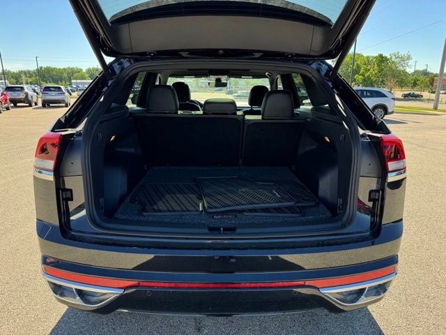 2022 Volkswagen Atlas Cross Sport 2.0T SEL R-Line