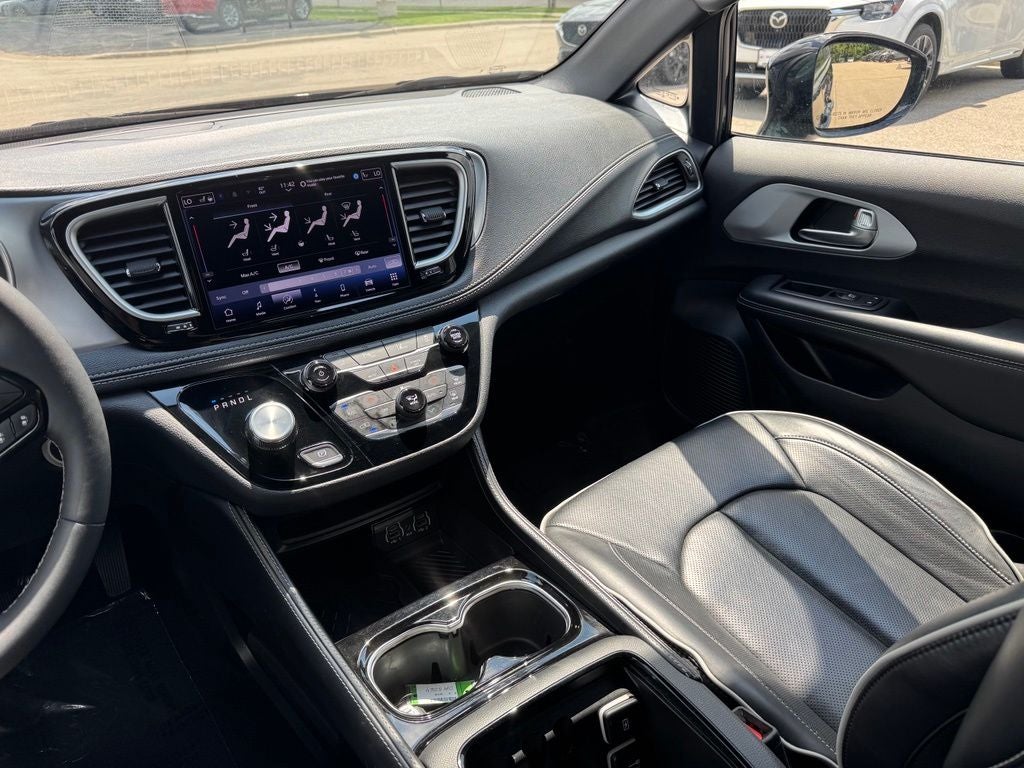 Used 2025 Chrysler Pacifica Limited with VIN 2C4RC1GG5SR509467 for sale in Rochester, Minnesota