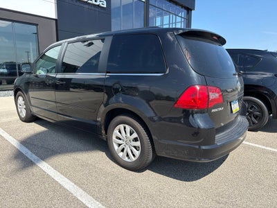 2013 Volkswagen Routan SE