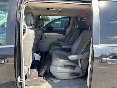 2013 Volkswagen Routan SE