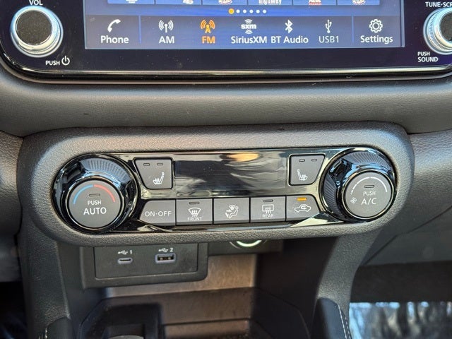 2022 Nissan Kicks SR