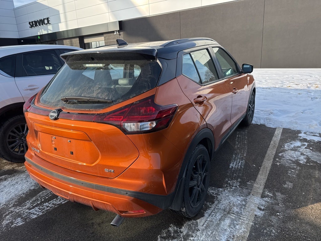 2022 Nissan Kicks SR