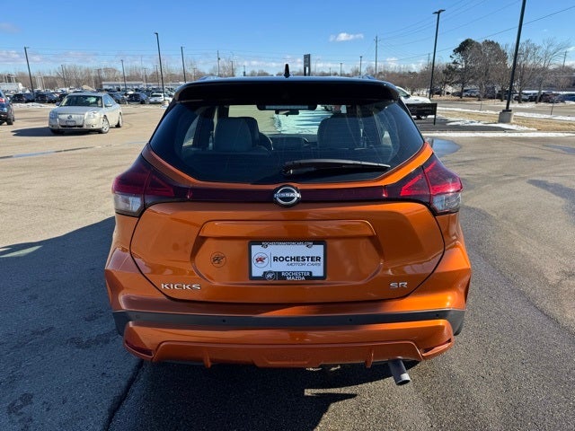 2022 Nissan Kicks SR