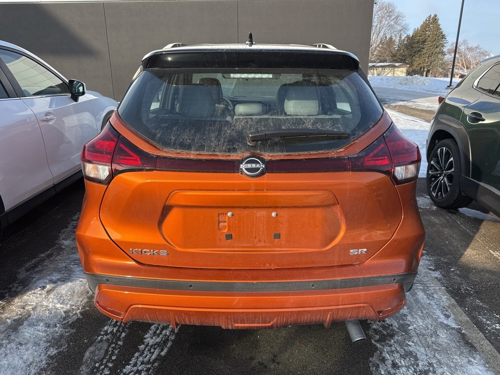 2022 Nissan Kicks SR