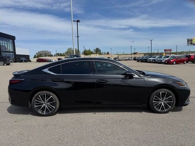 2025 Lexus ES 300h