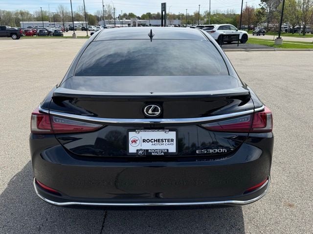 2025 Lexus ES 300h