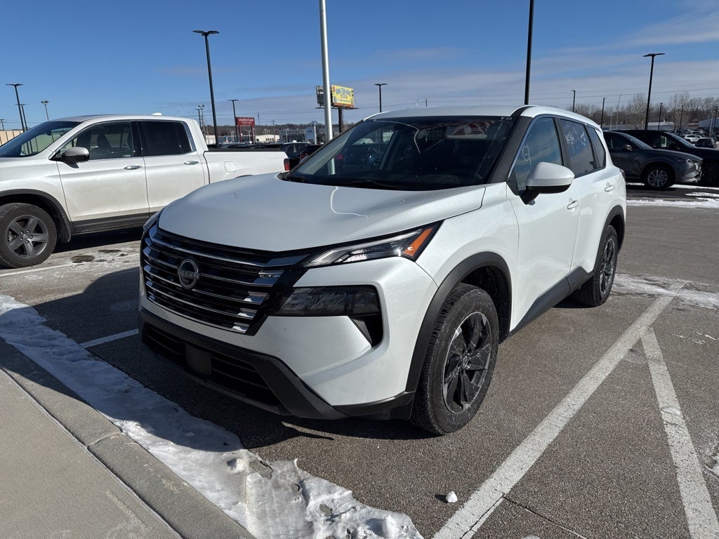 Used 2025 Nissan Rogue SV with VIN 5N1BT3BB9SC771344 for sale in Rochester, Minnesota