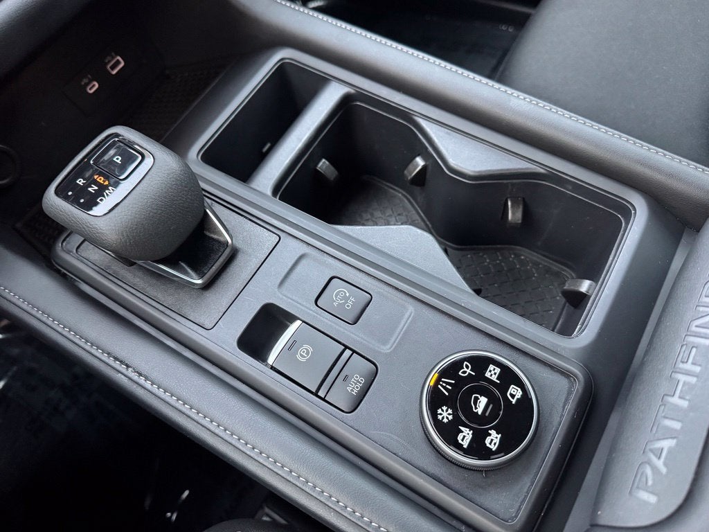 2025 Nissan Pathfinder S