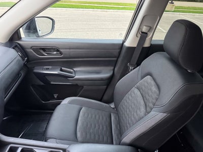 2025 Nissan Pathfinder S