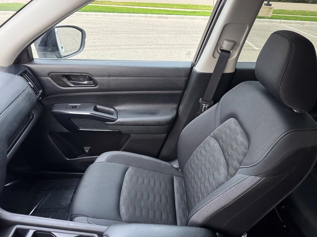 2025 Nissan Pathfinder S