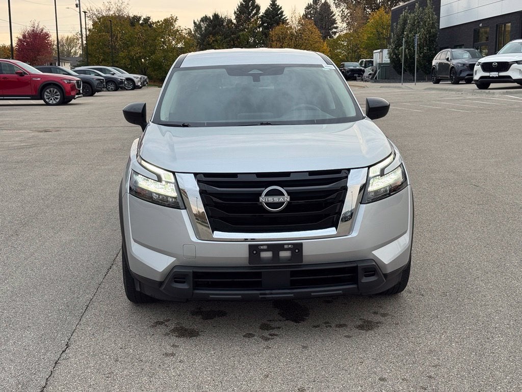 2025 Nissan Pathfinder S