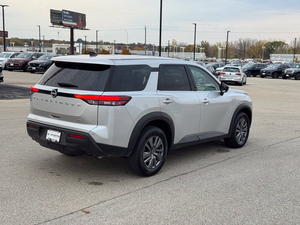2025 Nissan Pathfinder S