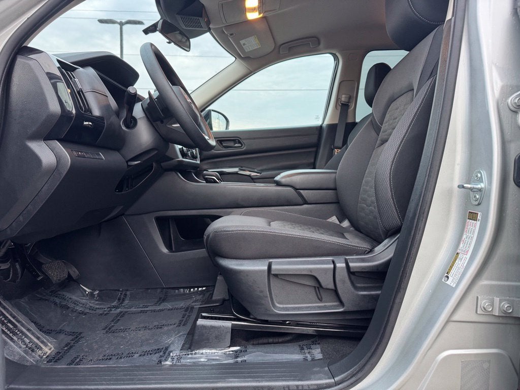 2025 Nissan Pathfinder S