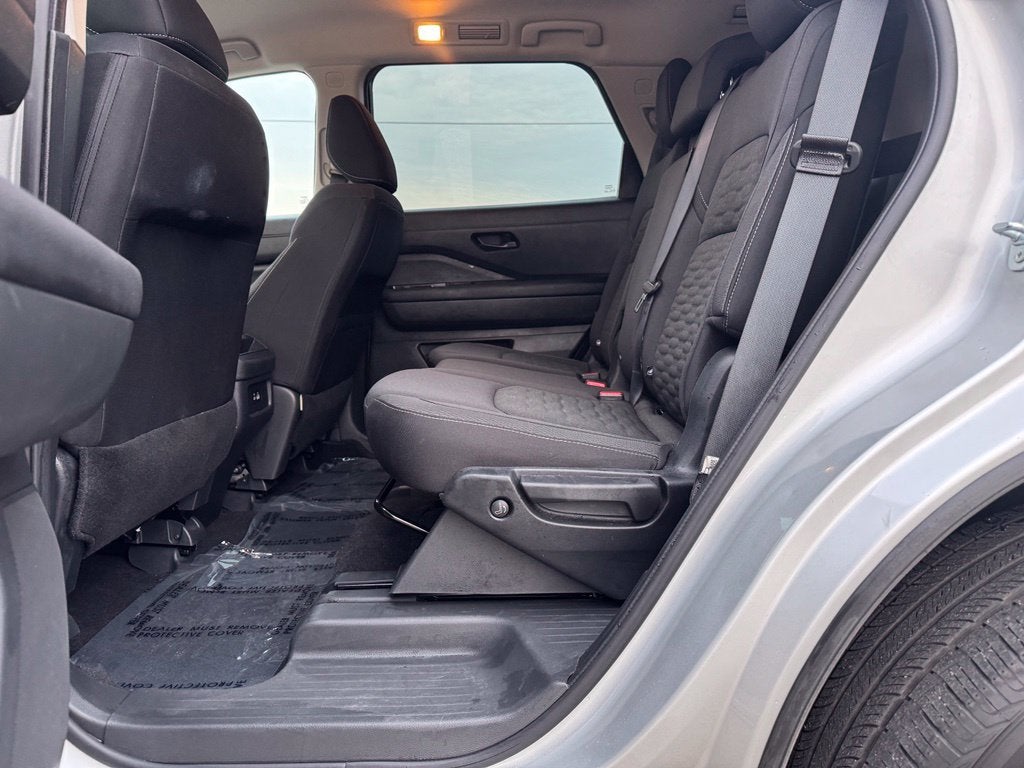 2025 Nissan Pathfinder S