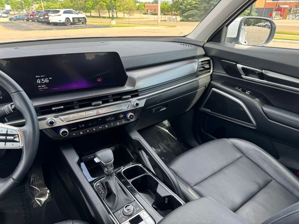 Used 2023 Kia Telluride LX with VIN 5XYP2DGC1PG376713 for sale in Rochester, Minnesota