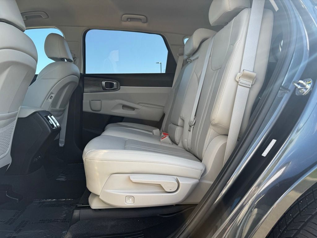 2022 Kia Sorento X-Line S - Photo 7
