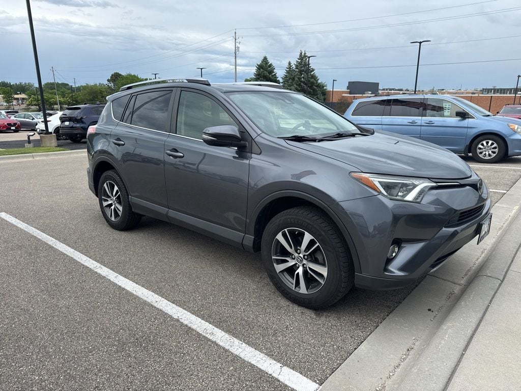 Used 2018 Toyota RAV4 XLE with VIN JTMRFREV3JD225456 for sale in Rochester, Minnesota