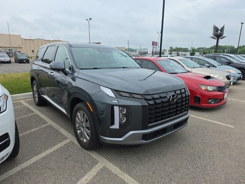 Used 2023 Hyundai Palisade SE with VIN KM8R1DGE8PU595465 for sale in Rochester, Minnesota