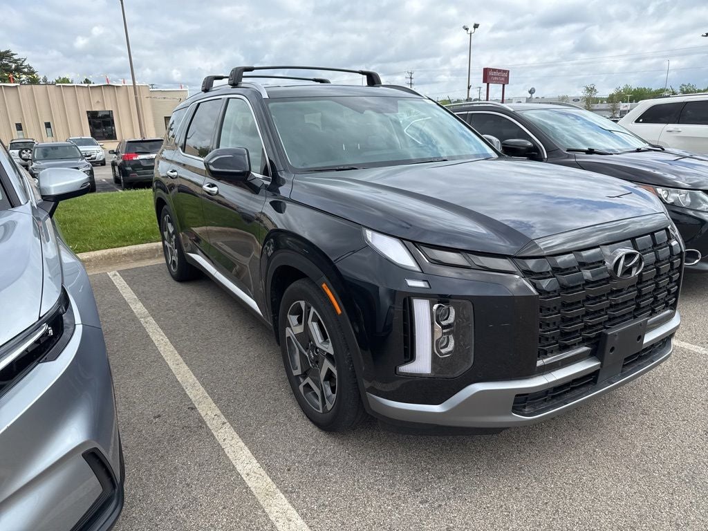 Used 2023 Hyundai Palisade Limited with VIN KM8R5DGE3PU589089 for sale in Rochester, Minnesota