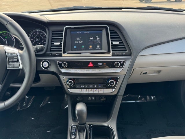 Used 2019 Hyundai Sonata Hybrid SE with VIN KMHE24L35KA094009 for sale in Rochester, Minnesota