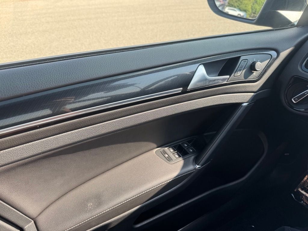 2019 Volkswagen Golf R DCC & Navigation 4Motion