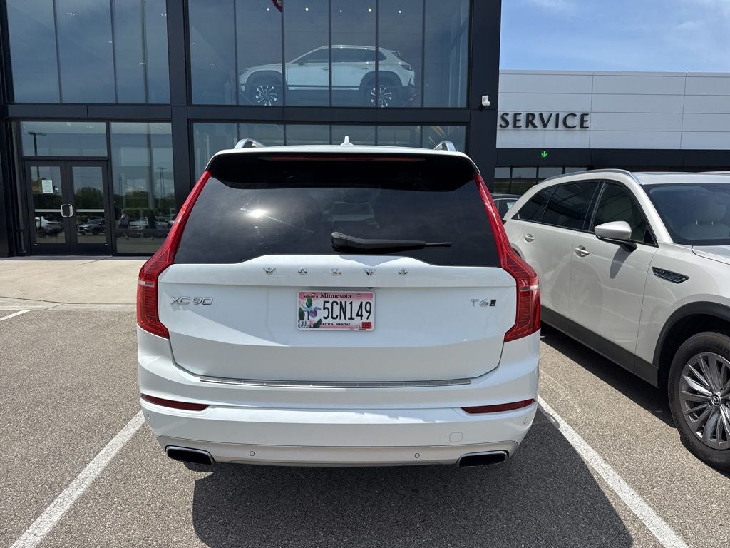 2017 Volvo XC90 T6 Momentum