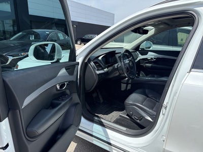 2017 Volvo XC90 T6 Momentum