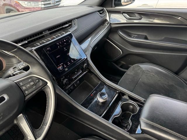 2022 Jeep Grand Cherokee L Altitude 4WD